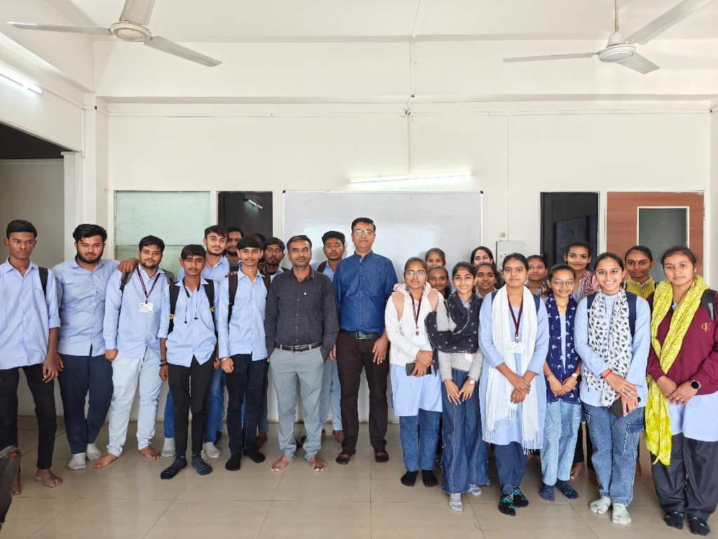 Empowering Future Techies: ITI Palanpur Students Visit IANT